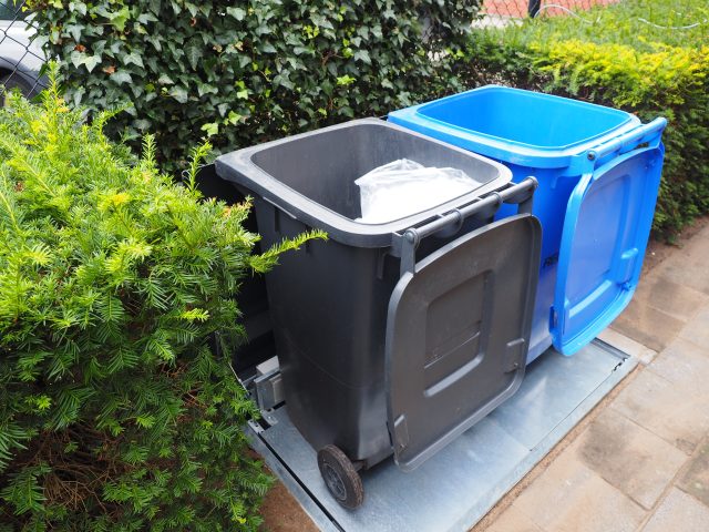 Tuinaanleg en tuinontwerp | vuilcontainers