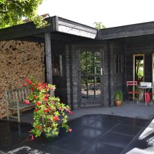 Tuinhuis met overkapping