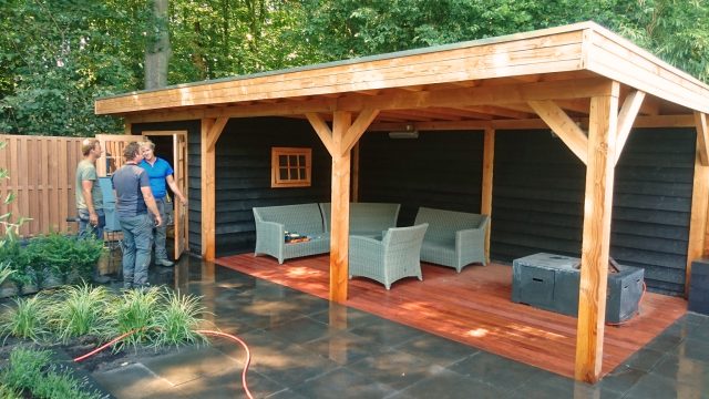 Aanleg van tuinhuis met veranda in Harderwijk